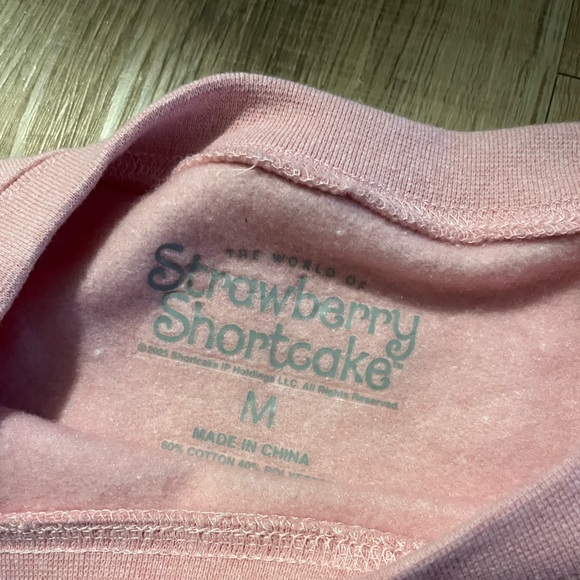 Strawberry Shortcake Women’s Crew Neck Sweatshirt - Picture 6 of 6